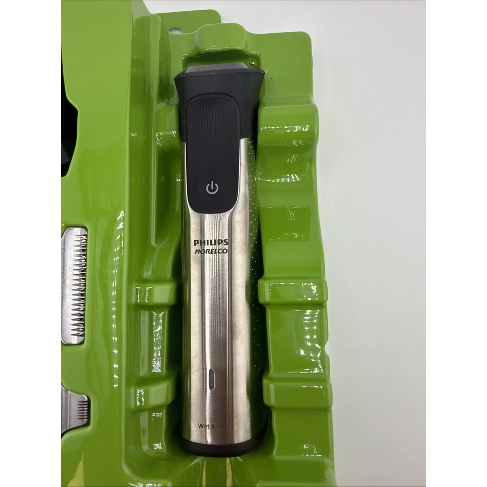 Philips Norelco Multigroom 7000, All-in-one Beard Trimmer for Men - Picture 5 of 9